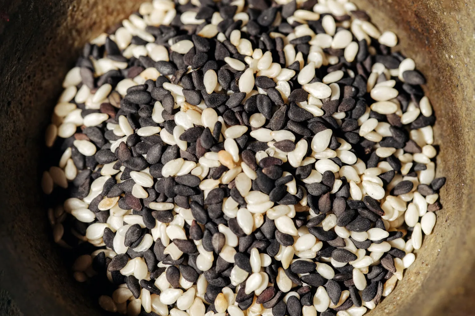 White sesame seeds